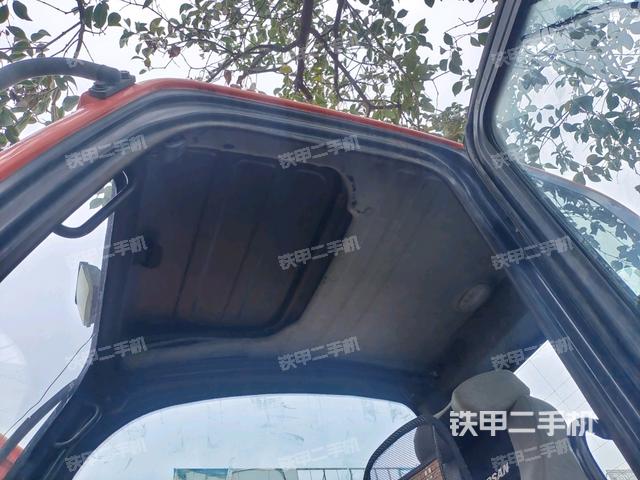 座椅右側(cè)控制臺/鑰匙門/油門/含右手柄(駕駛室部分) 座椅右側(cè)控制臺/鑰匙門/油門/含右手柄(駕駛室部分)