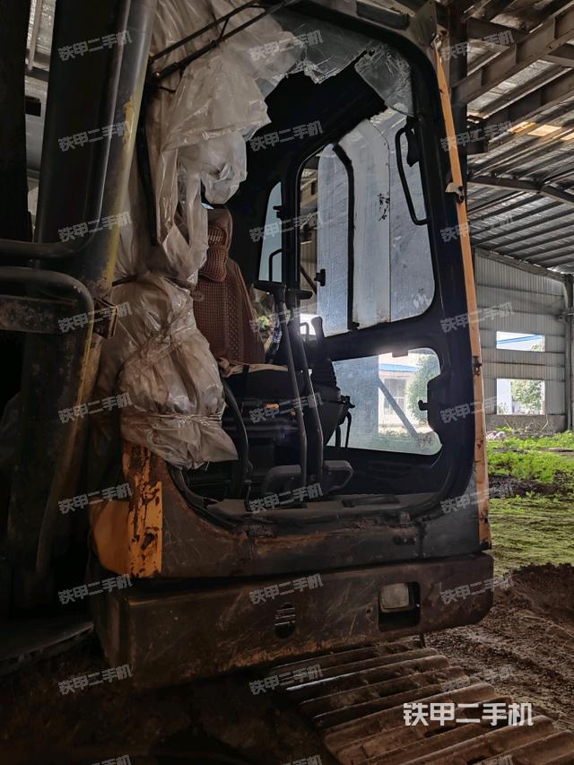 駕駛室左后45度（駕駛室部分）