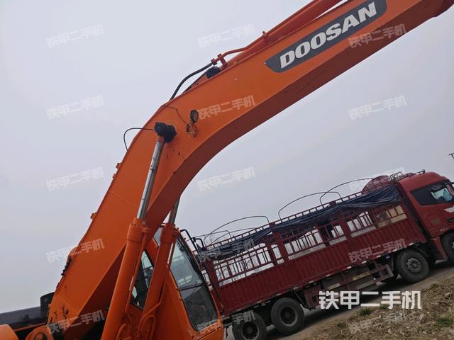 大臂整體?右側(cè)（工作和回轉(zhuǎn)裝置）