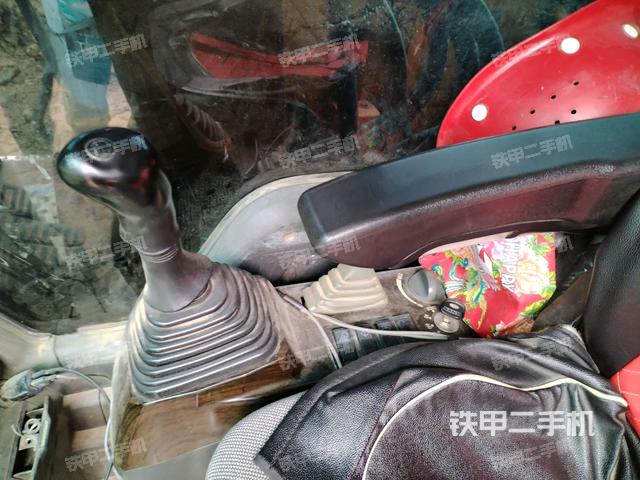 座椅右側(cè)控制臺/鑰匙門/油門/含右手柄（駕駛室部分）