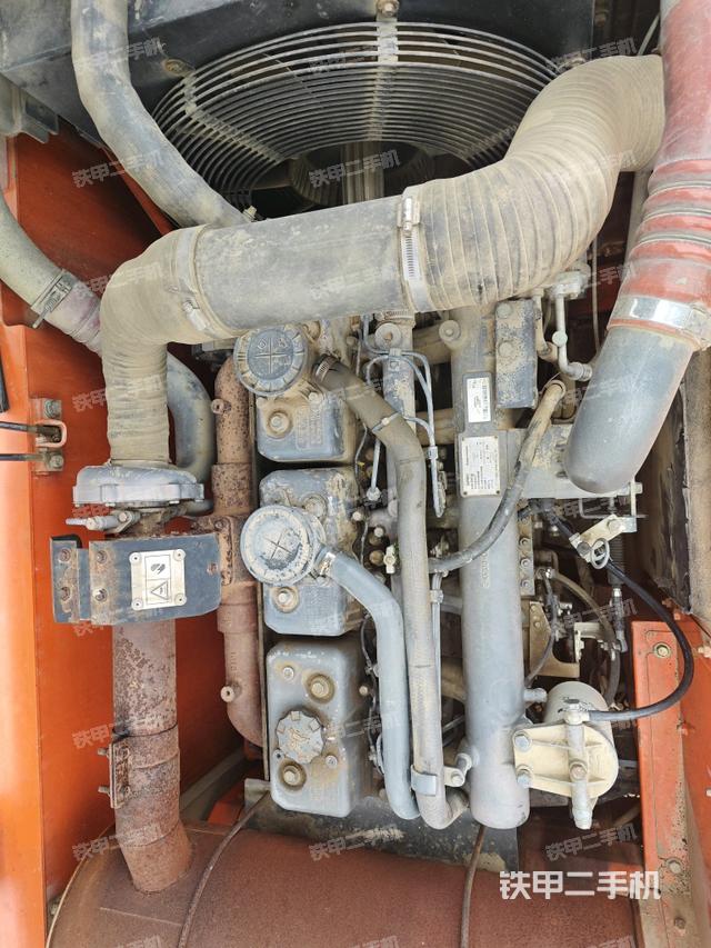 發(fā)動(dòng)機(jī)室（上車部件）