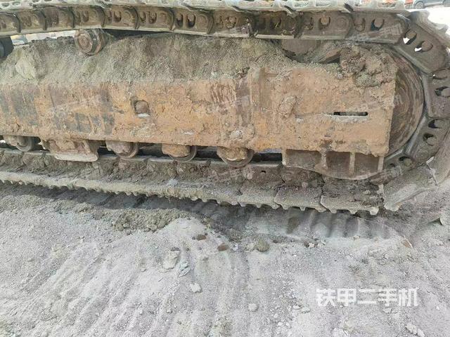 單側(cè)履帶整體（整機(jī)外觀）