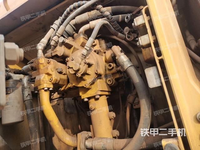 液壓泵斜45?右（大件艙室）