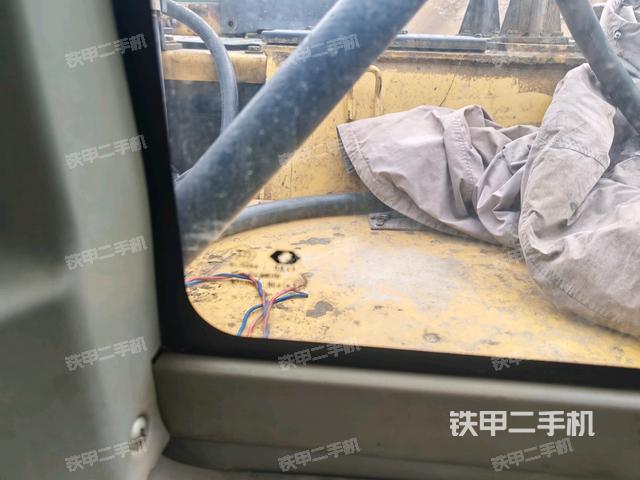 右側(cè)玻璃角標(biāo)（駕駛室部分）