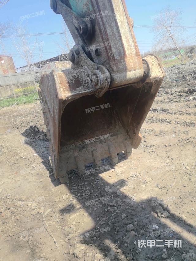 鏟斗右后整體（工作和回轉(zhuǎn)裝置）