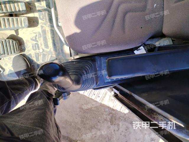 座椅左側(cè)控制臺(tái)/音響/含左手柄(駕駛室部分) 座椅左側(cè)控制臺(tái)/音響/含左手柄(駕駛室部分)