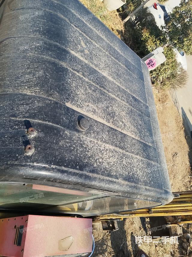 驾驶室顶部（整机外观）