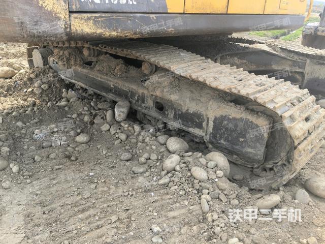 右側行走馬達蓋板（行走機構）