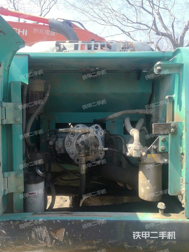 液壓泵斜45?右（大件艙室）