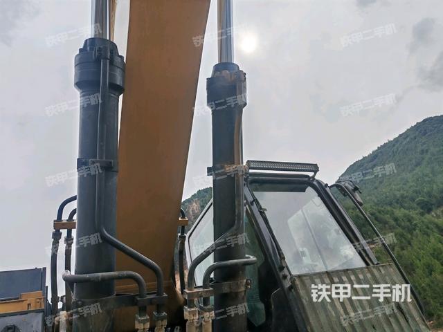 鏟斗右后整體（工作和回轉(zhuǎn)裝置）