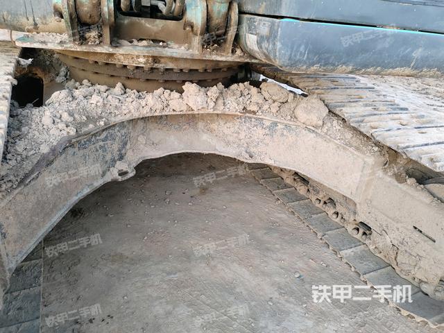 轉(zhuǎn)盤和下車架正前（工作和回轉(zhuǎn)裝置）