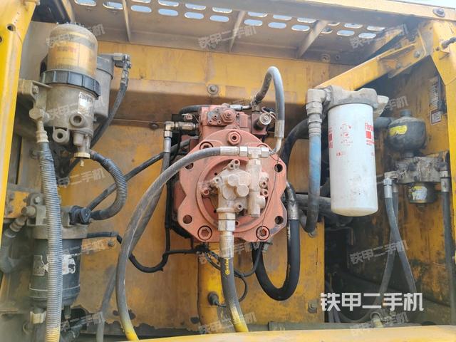 液壓泵斜45?右(大件艙室) 液壓泵斜45?右(大件艙室)