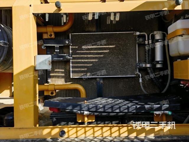 散熱器正面（大件艙室）