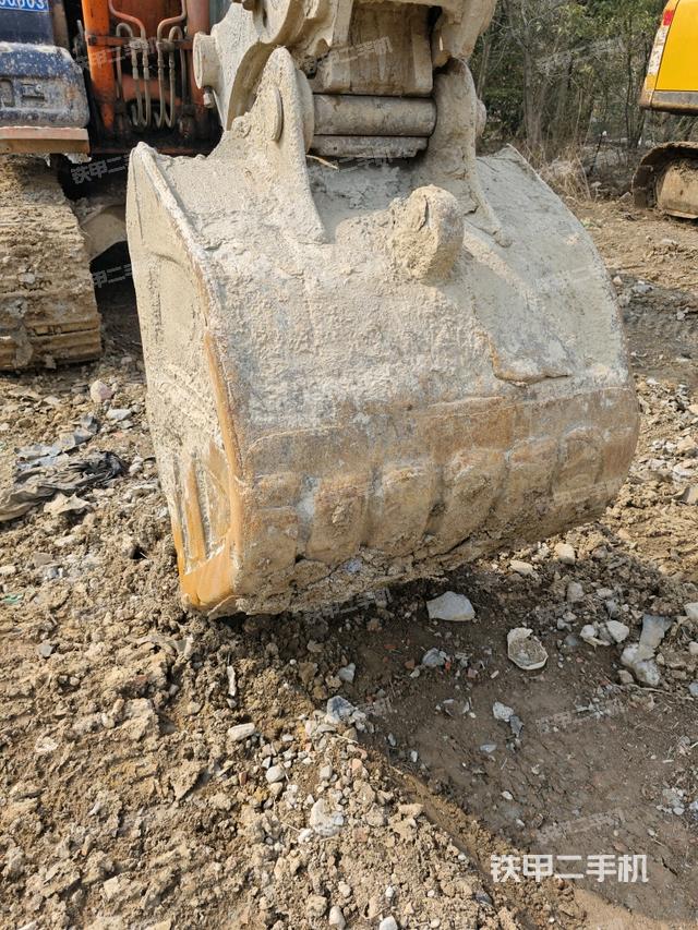 小臂整體左后(工作和回轉(zhuǎn)裝置) 小臂整體左后(工作和回轉(zhuǎn)裝置)