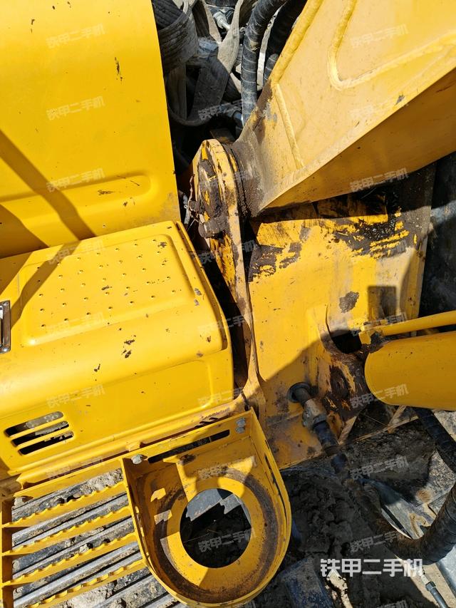 大臂根部?斜（工作和回轉(zhuǎn)裝置）