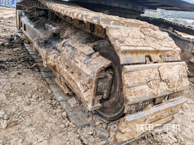 右側(cè)履帶整體(行走機構(gòu)) 右側(cè)履帶整體(行走機構(gòu))