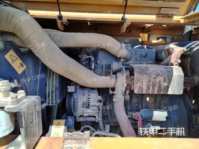 發(fā)動(dòng)機(jī)室（上車(chē)部件）