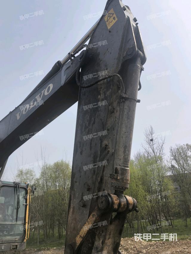 小臂整體右前（工作和回轉裝置）