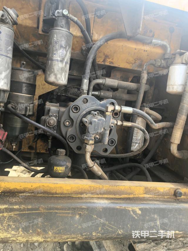 液壓泵斜45?左（大件艙室）