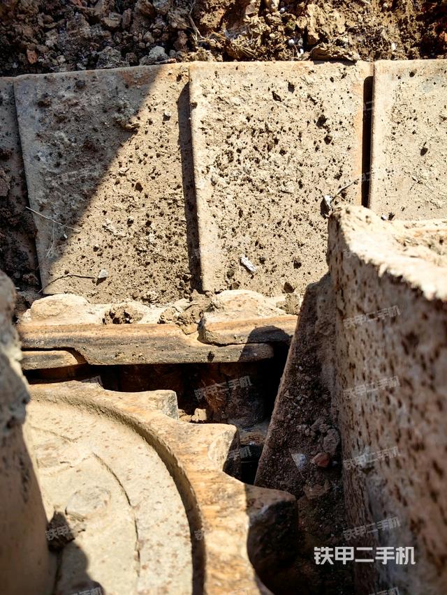 左驅(qū)動(dòng)輪(行走機(jī)構(gòu)) 左驅(qū)動(dòng)輪(行走機(jī)構(gòu))