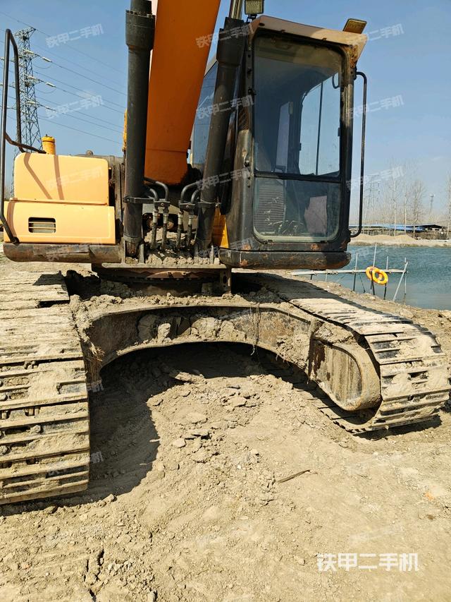 大臂油缸整體?豎拍（工作和回轉(zhuǎn)裝置）