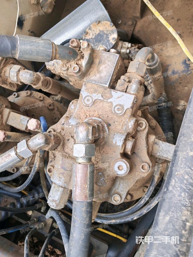 回轉(zhuǎn)馬達(dá)（上車部件）