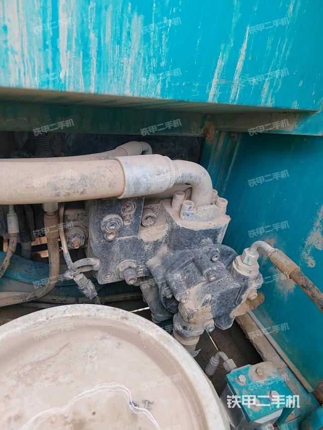 液壓泵艙室正面整體（整機(jī)外觀）