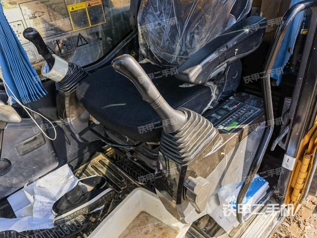 座椅左側(cè)控制臺(tái)/音響/含左手柄（駕駛室部分）