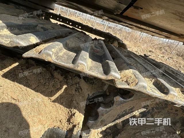 單側履帶整體(整機外觀) 單側履帶整體(整機外觀)