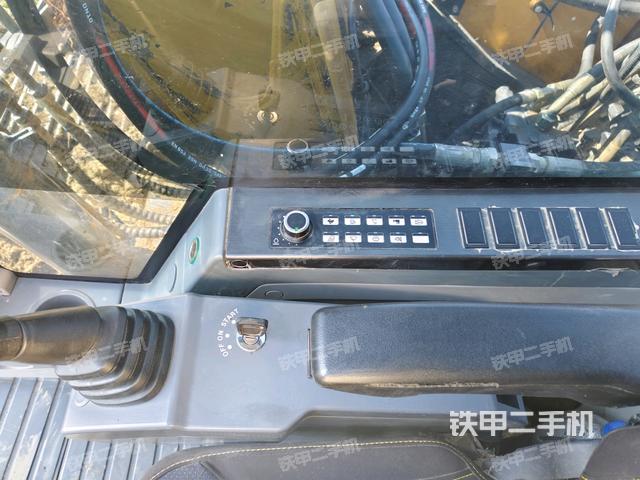 座椅右側(cè)控制臺/鑰匙門/油門/含右手柄（駕駛室部分）