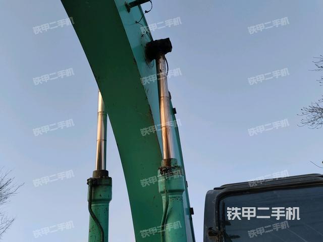 大臂油缸整體?豎拍（工作和回轉(zhuǎn)裝置）