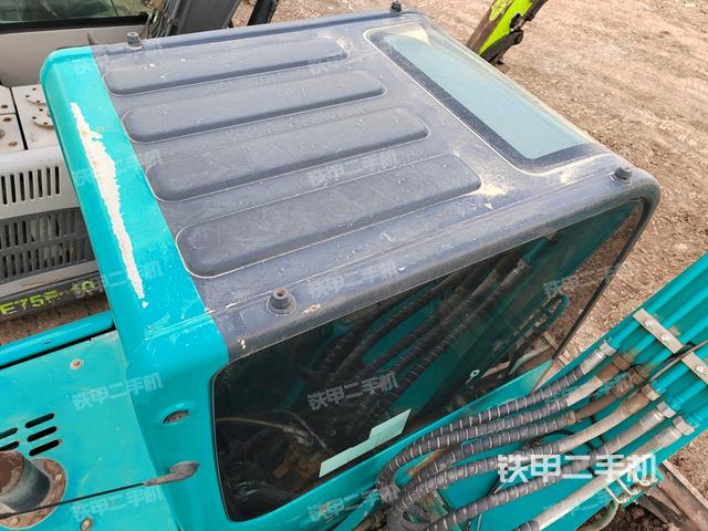 駕駛室頂部（整機(jī)外觀）