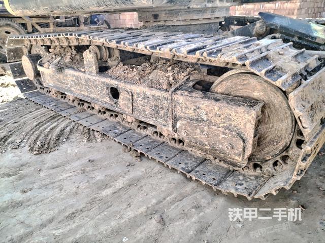 左側(cè)履帶整體?(行走機(jī)構(gòu)) 左側(cè)履帶整體?(行走機(jī)構(gòu))