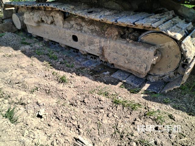 右側(cè)履帶整體?（行走機(jī)構(gòu)）