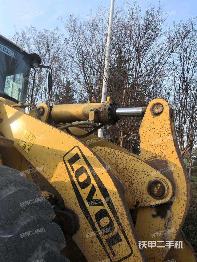 鏟斗油缸側(cè)面(工作裝置) 鏟斗油缸側(cè)面(工作裝置)