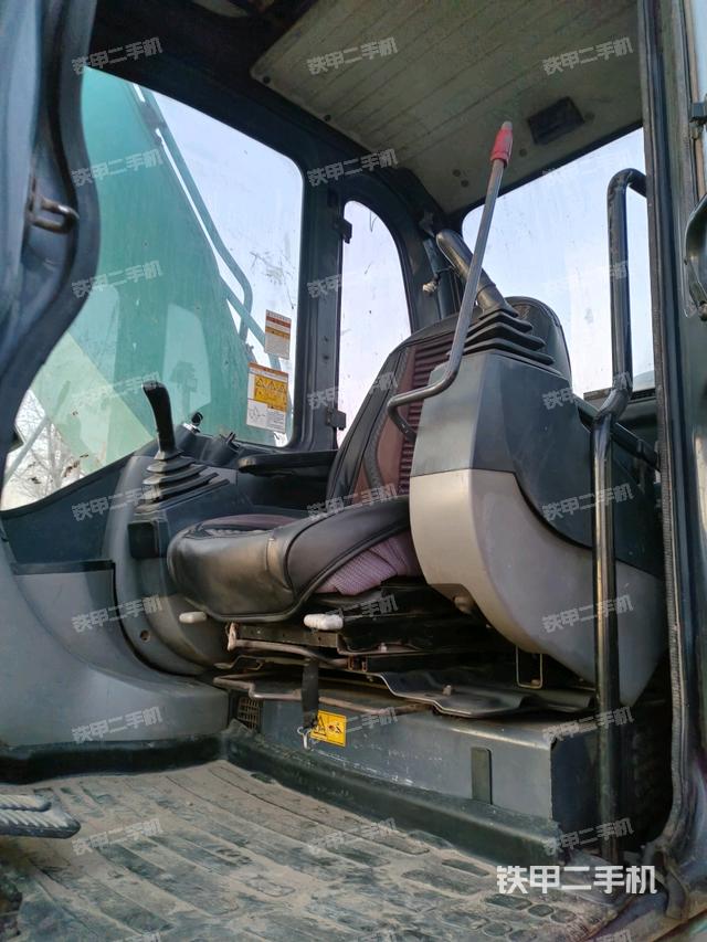 駕駛室正側(cè)（駕駛室部分）