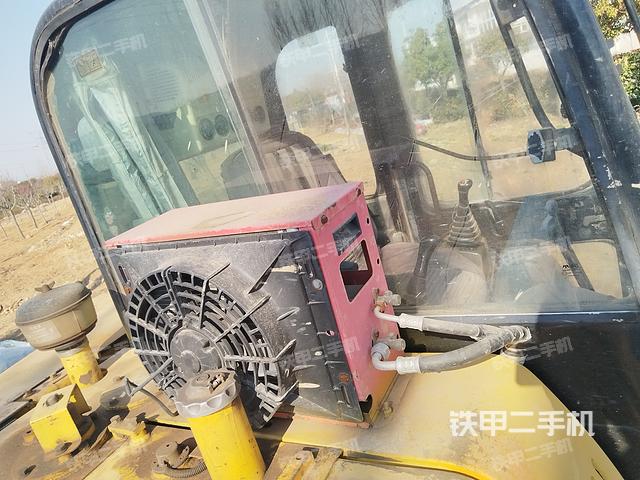 驾驶室整体（整机外观）