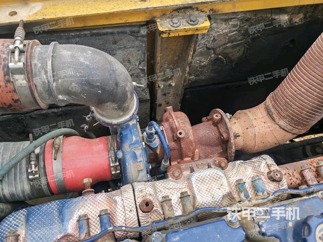 中央回轉(zhuǎn)接頭特寫（上車部件）