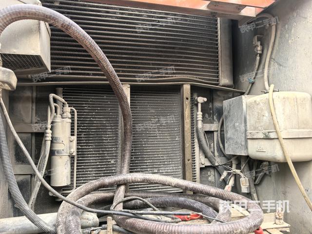 散熱器正面(大件艙室) 散熱器正面(大件艙室)
