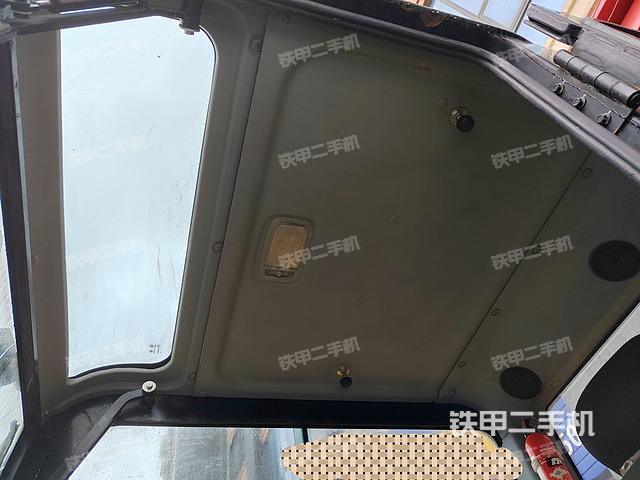 驾驶室顶部（整机外观）