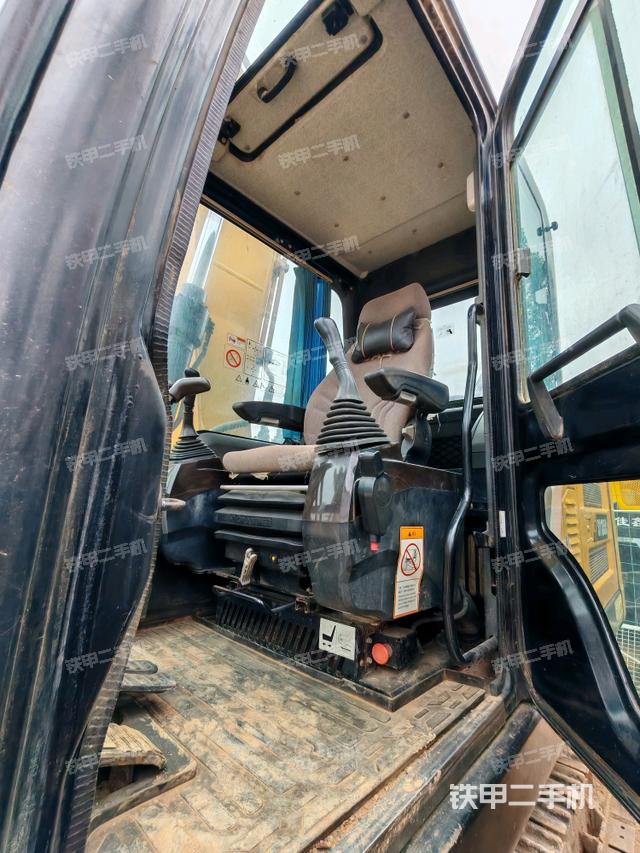 駕駛室整體（整機(jī)外觀）