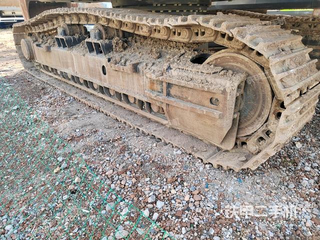 單側(cè)履帶整體（整機(jī)外觀）