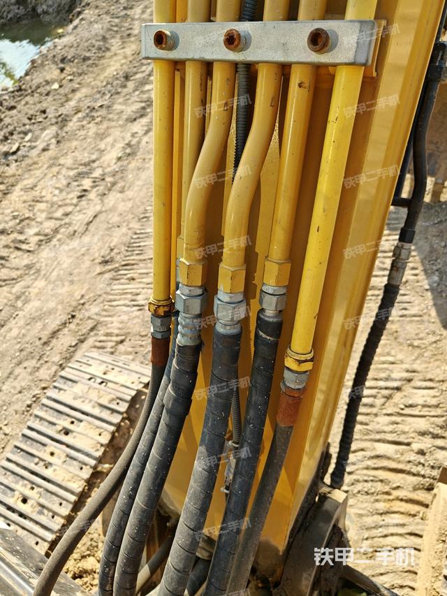 小臂整體右前（工作和回轉(zhuǎn)裝置）