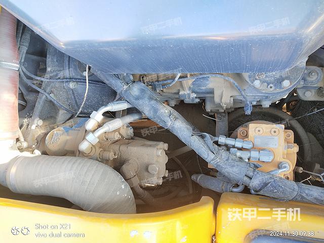 回轉(zhuǎn)馬達(dá)和主控閥（整機外觀）