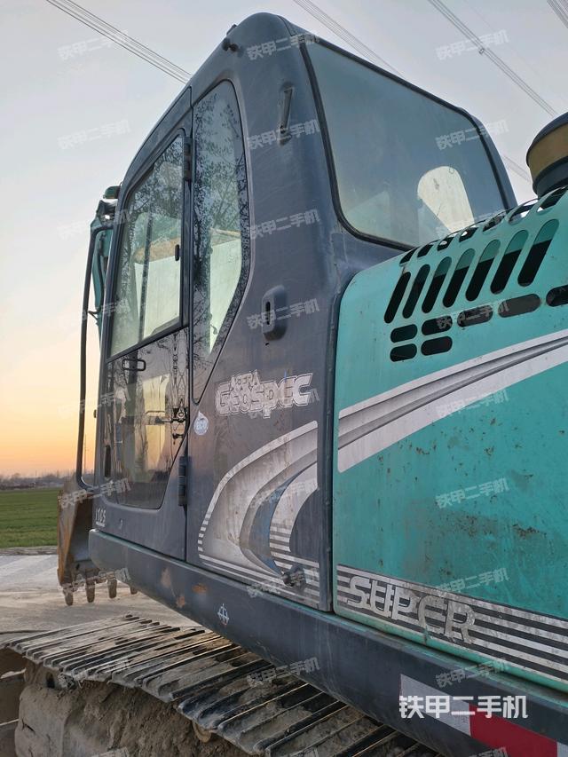 駕駛室左后45度（駕駛室部分）