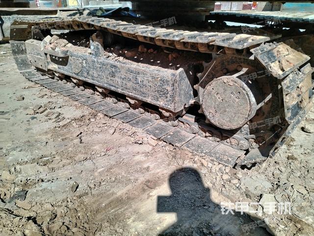 右側(cè)履帶整體?(行走機(jī)構(gòu)) 右側(cè)履帶整體?(行走機(jī)構(gòu))