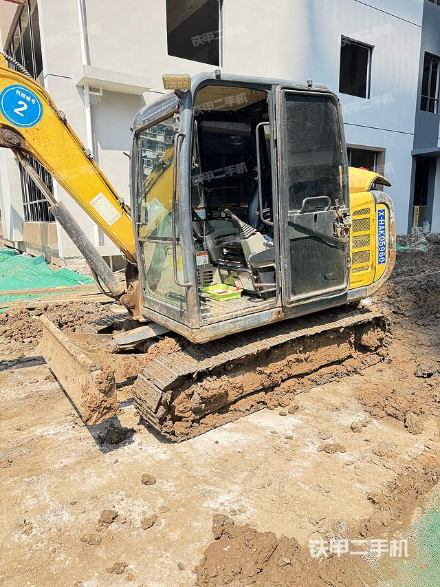 驾驶室整体（整机外观）