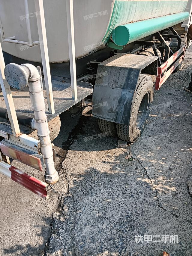 整机左侧（设备外观及核心部件）