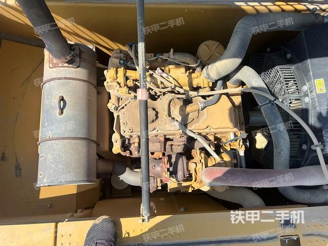 發(fā)動(dòng)機(jī)整體俯視(整機(jī)外觀) 發(fā)動(dòng)機(jī)整體俯視(整機(jī)外觀)