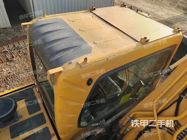 駕駛室頂部(整機外觀) 駕駛室頂部(整機外觀)